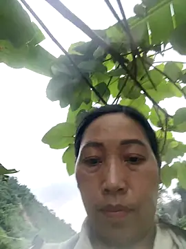 Snapshot of Lai005 chatting on October 9, 10:35 am Lai005 online show from October 9, 10:35 am