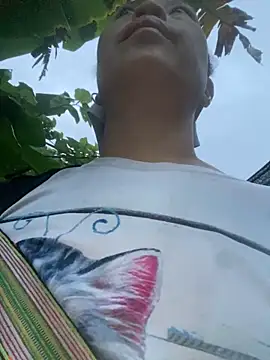 Snapshot of Lai005 chatting on October 13, 10:54 pm Lai005 online show from October 13, 10:54 pm