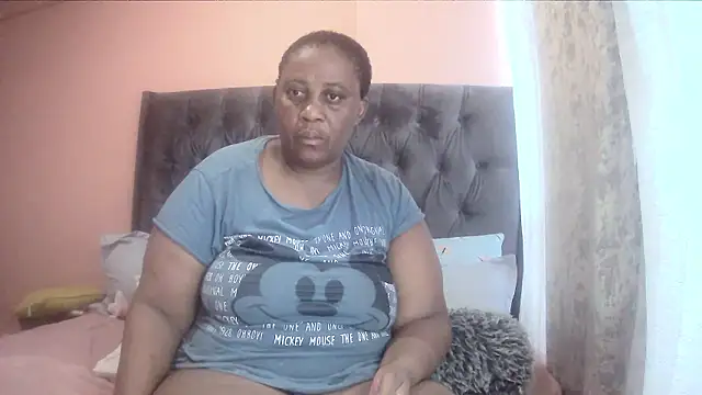 Snapshot of HUGEASSXXXXX chatting on January 18, 4:38 am HUGEASSXXXXX online show from January 18, 4:38 am