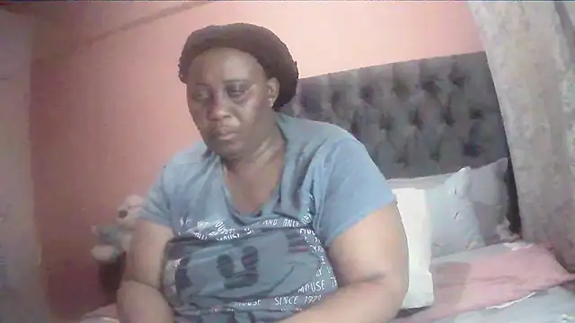 Snapshot of HUGEASSXXXXX chatting on March 22, 4:27 am HUGEASSXXXXX online show from March 22, 4:27 am