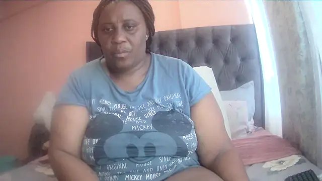 Snapshot of HUGEASSXXXXX chatting on March 24, 5:56 am HUGEASSXXXXX online show from March 24, 5:56 am
