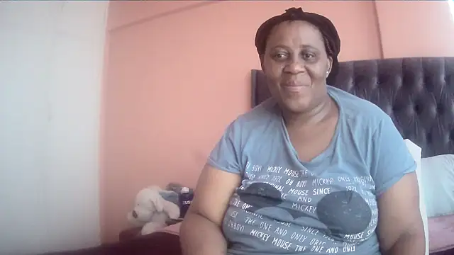 Snapshot of HUGEASSXXXXX chatting on March 28, 5:40 am HUGEASSXXXXX online show from March 28, 5:40 am