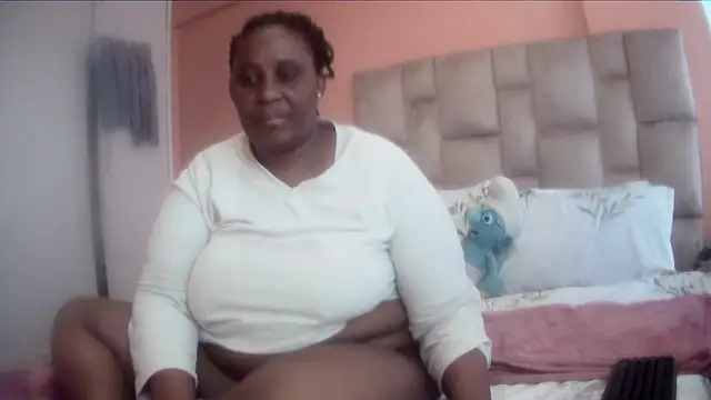Snapshot of HUGEASSXXXXX chatting on April 25, 1:41 pm HUGEASSXXXXX online show from April 25, 1:41 pm