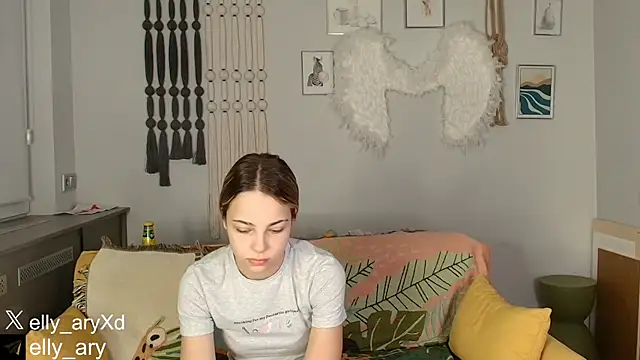 Snapshot of daddyonlyloveme chatting on December 17, 9:10 pm daddyonlyloveme online show from December 17, 9:10 pm