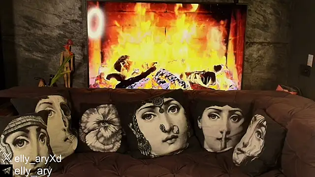 Snapshot of daddyonlyloveme chatting on March 12, 8:04 pm daddyonlyloveme online show from March 12, 8:04 pm