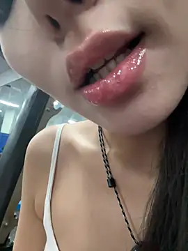 jiajia L online show from March 15, 11:49 am