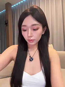 jiajia L online show from March 28, 9:31 am