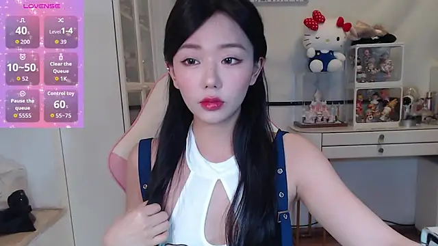Snapshot of jiajia_L chatting on May 8, 8:08 am jiajia L online show from May 8, 8:08 am