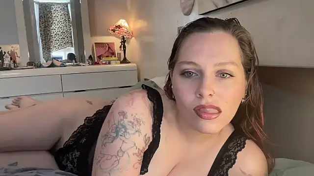 Snapshot of strawberrylemonadexoxo chatting on October 29, 7:04 pm strawberrylemonadexoxo online show from October 29, 7:04 pm