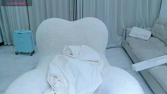 Snapshot of rainybb chatting on October 5, 12:25 pm rainybb online show from October 5, 12:25 pm