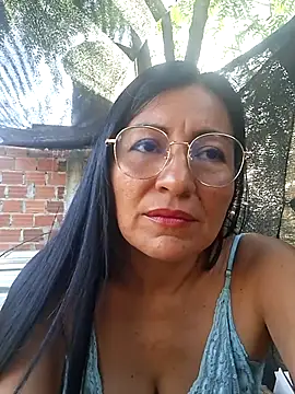 Snapshot of maturexxxnaughty chatting on July 17, 11:39 am maturexxxnaughty online show from July 17, 11:39 am