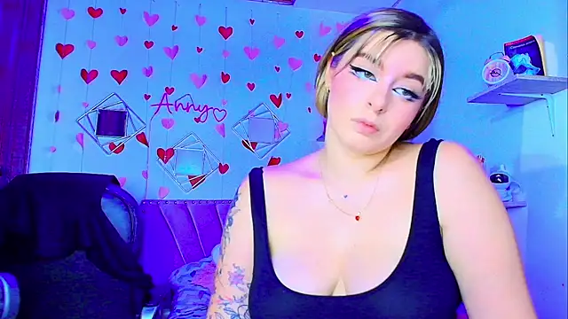 Anny Hurtado online show from December 17, 5:24 am