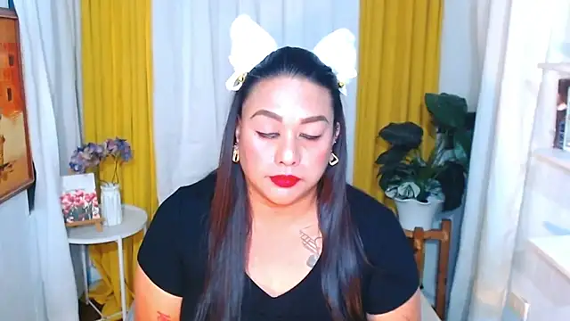 Snapshot of EmmaKantutera chatting on December 20, 11:28 am EmmaKantutera online show from December 20, 11:28 am