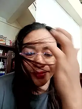 Snapshot of EmmaKantutera chatting on January 13, 2:39 am EmmaKantutera online show from January 13, 2:39 am