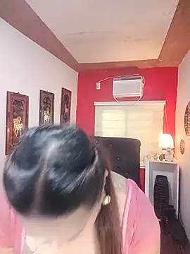 Snapshot of EmmaKantutera chatting on August 4, 2:15 am EmmaKantutera online show from August 4, 2:15 am