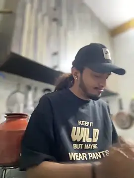 Snapshot of seenu2101 chatting on March 1, 1:07 am seenu2101 online show from March 1, 1:07 am