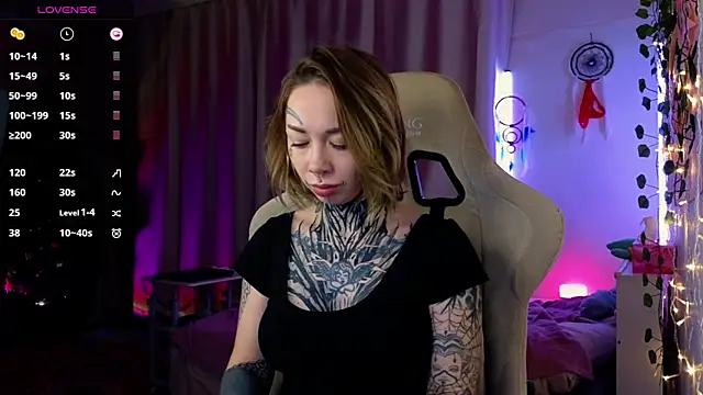 bunnykellyyy online show from January 9, 7:04 pm