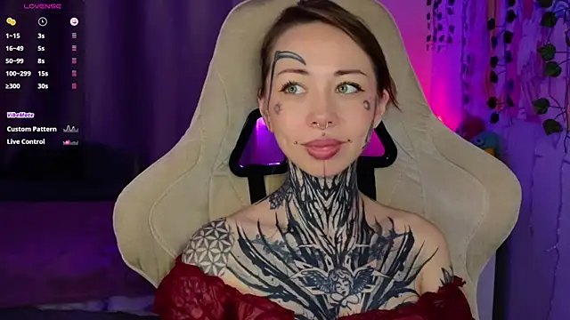 bunnykellyyy online show from April 15, 5:58 am