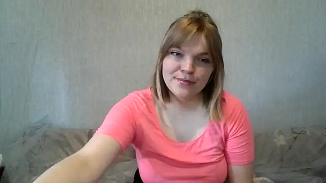 Snapshot of SirWolff chatting on May 19, 7:15 am SirWolff online show from May 19, 7:15 am