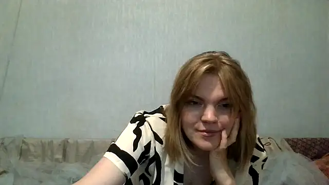 Snapshot of SirWolff chatting on May 19, 8:37 pm SirWolff online show from May 19, 8:37 pm