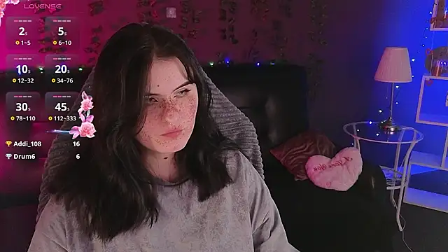 Snapshot of Dark_Shine chatting on January 13, 8:14 pm Dark Shine online show from January 13, 8:14 pm