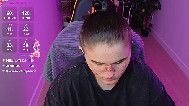 Snapshot of Dark_Shine chatting on February 22, 4:02 am Dark Shine online show from February 22, 4:02 am