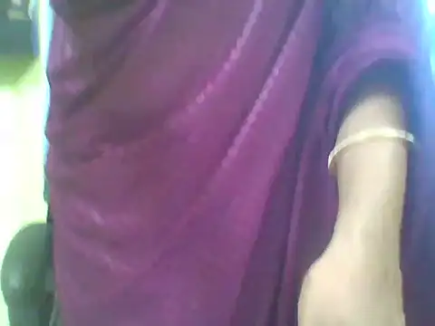 Snapshot of Hot_Rose2 chatting on May 19, 2:18 am Hot Rose2 online show from May 19, 2:18 am