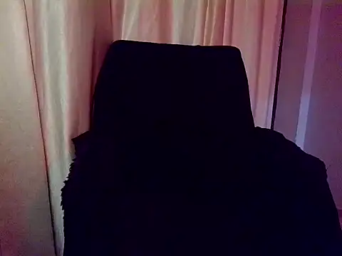 Snapshot of redruby_xoxo chatting on October 12, 6:40 pm redruby xoxo online show from October 12, 6:40 pm