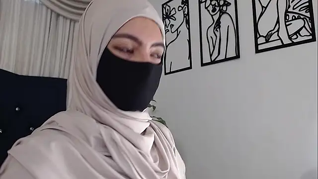 Snapshot of jade_nassar chatting on October 17, 12:08 pm jade nassar online show from October 17, 12:08 pm