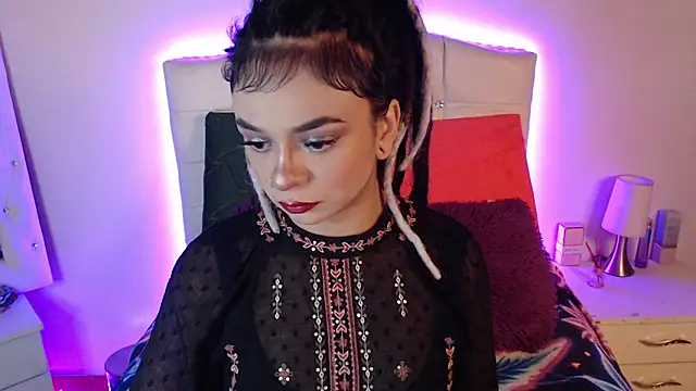 Snapshot of elapetitie chatting on November 10, 6:56 am elapetitie online show from November 10, 6:56 am