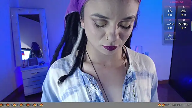 Snapshot of elapetitie chatting on November 11, 5:40 am elapetitie online show from November 11, 5:40 am