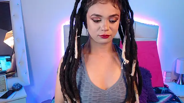 Snapshot of elapetitie chatting on November 30, 4:16 am elapetitie online show from November 30, 4:16 am