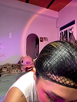 Snapshot of emilysofiia chatting on September 18, 11:07 pm emilysofiia online show from September 18, 11:07 pm
