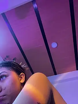 Snapshot of emilysofiia chatting on September 19, 11:05 pm emilysofiia online show from September 19, 11:05 pm