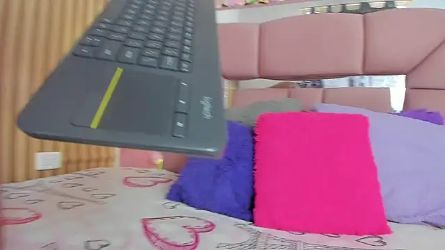 Snapshot of Mila_grace_ chatting on June 10, 6:40 pm Mila grace online show from June 10, 6:40 pm