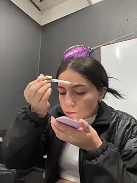 Alyha Cortes online show from February 18, 1:29 pm