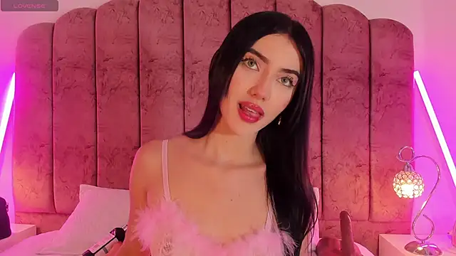 Snapshot of ValeskaZuev1 chatting on October 12, 7:13 pm ValeskaZuev1 online show from October 12, 7:13 pm