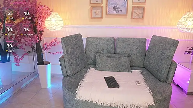 LoonaNyx online show from November 15, 11:40 am