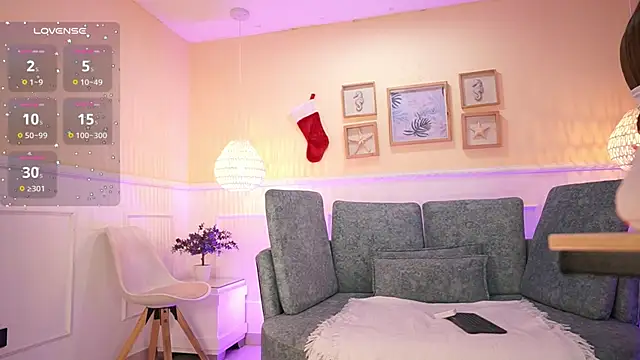 LoonaNyx online show from December 5, 11:41 am