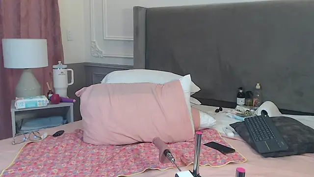 NatashaSilver online show from December 13, 9:42 pm