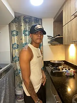 Snapshot of Nick_Jackson_ chatting on February 25, 4:33 am Nick Jackson online show from February 25, 4:33 am