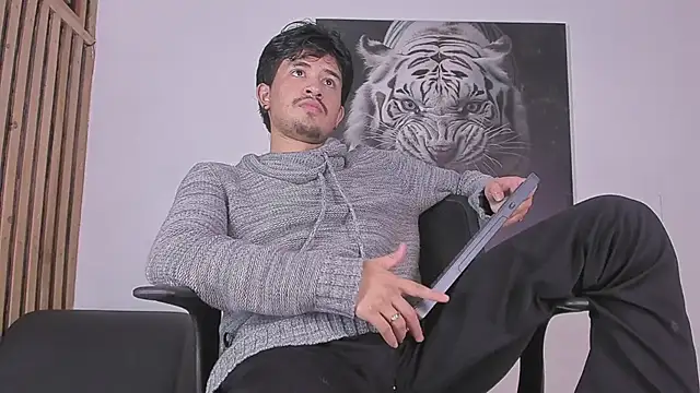 DimitriDeluxe online show from October 16, 7:48 pm