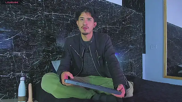 DimitriDeluxe online show from November 14, 12:59 pm