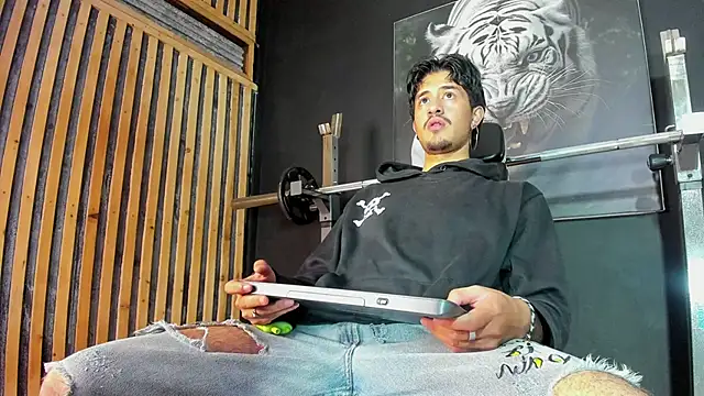 DimitriDeluxe online show from November 18, 8:13 pm