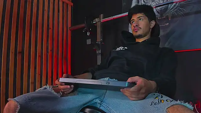 DimitriDeluxe online show from November 19, 7:58 pm