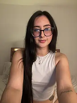 Snapshot of Just_Isaa chatting on November 27, 1:40 am Just Isaa online show from November 27, 1:40 am