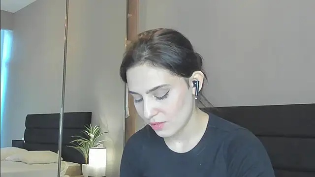 Forever Smiler online show from October 22, 9:20 am