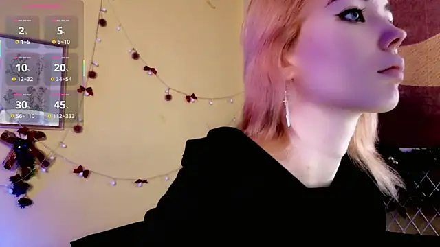 Snapshot of Kiara_Dream chatting on January 17, 8:45 pm Kiara Dream online show from January 17, 8:45 pm