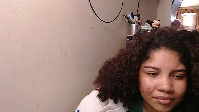 madelene online show from November 19, 1:05 am