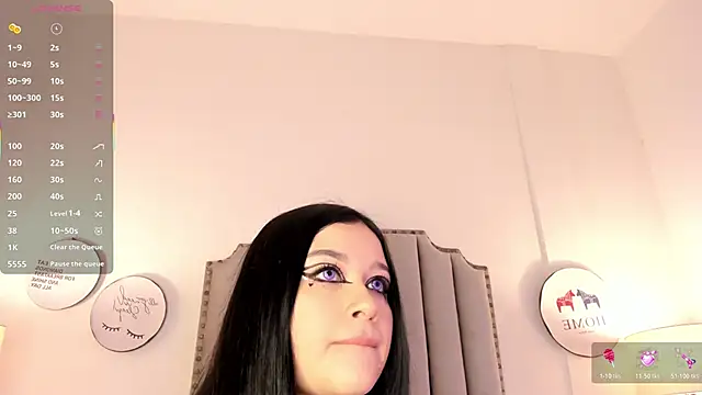 Dannika07 online show from December 15, 4:28 am